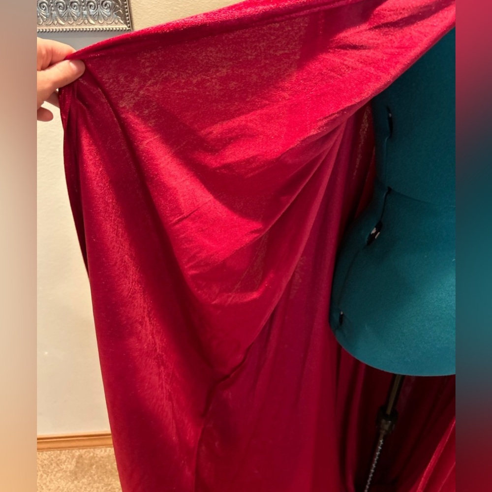 Red cloak - Picture 6 of 7